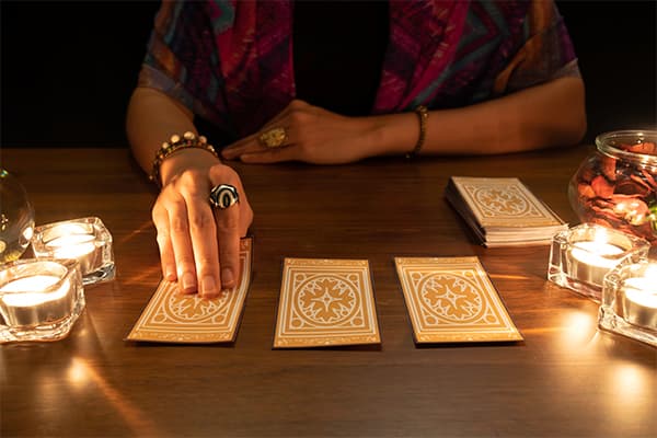Why an Online Psychic Reading is Best for First-Timers? | Article Thumbnail